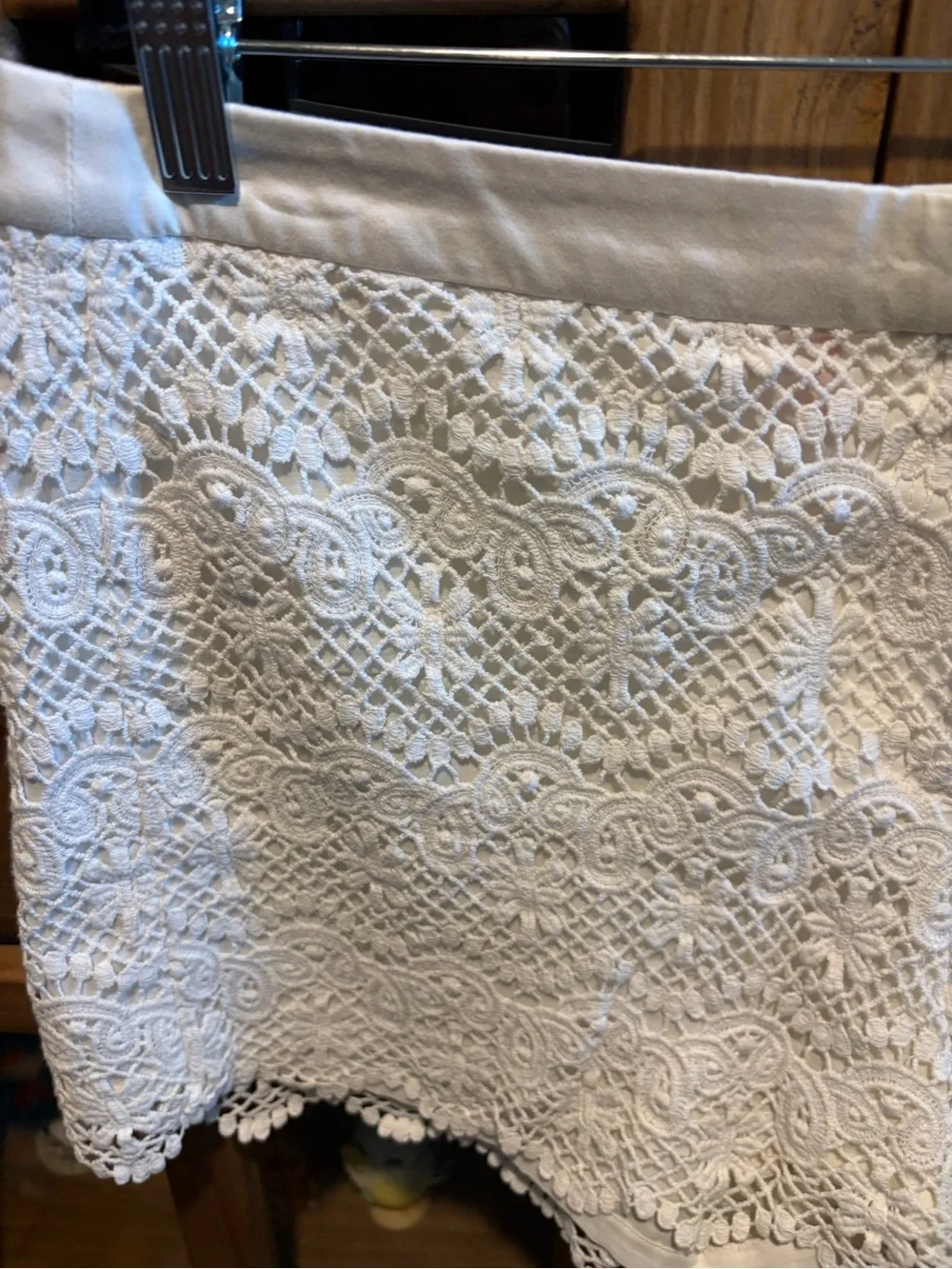 Joe Fresh Women's White Lace Crochet Shorts Size 10 - Picture 3 of 5